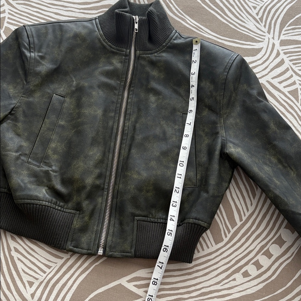 PRETTY LITTLE THING faux leather bomber jacket - Picture 8 of 9